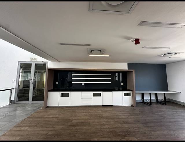 5,301M² OFFICE TO LET IN WOODMEAD
